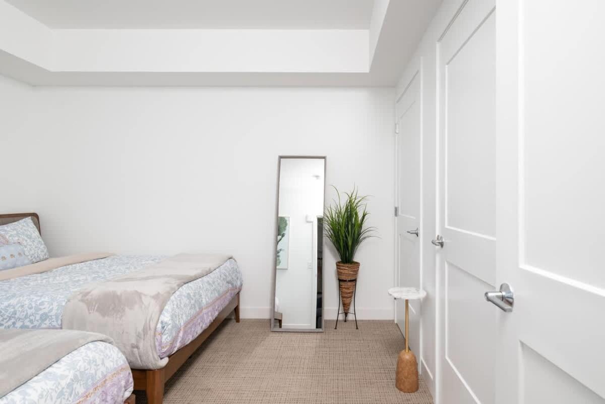 Upscale 1br Mit Harvard Wifi Gym W D Parking Apartment